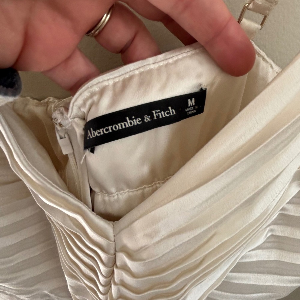 Abercrombie & Fitch Giselle Pleated Tiered Maxi Dress Cream Cut Out Size M - Picture 6 of 13